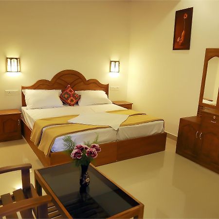 Holiday Villa Thekkady Exterior photo