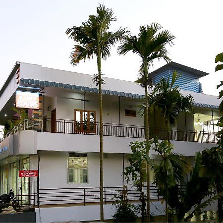 Holiday Villa Thekkady Exterior photo