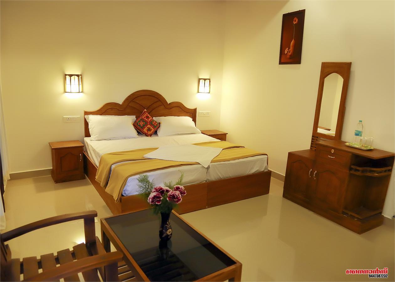 Holiday Villa Thekkady Exterior photo