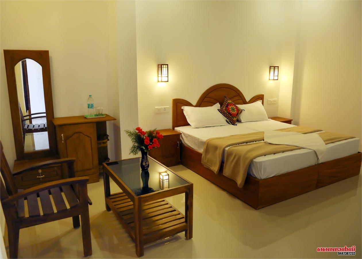 Holiday Villa Thekkady Exterior photo