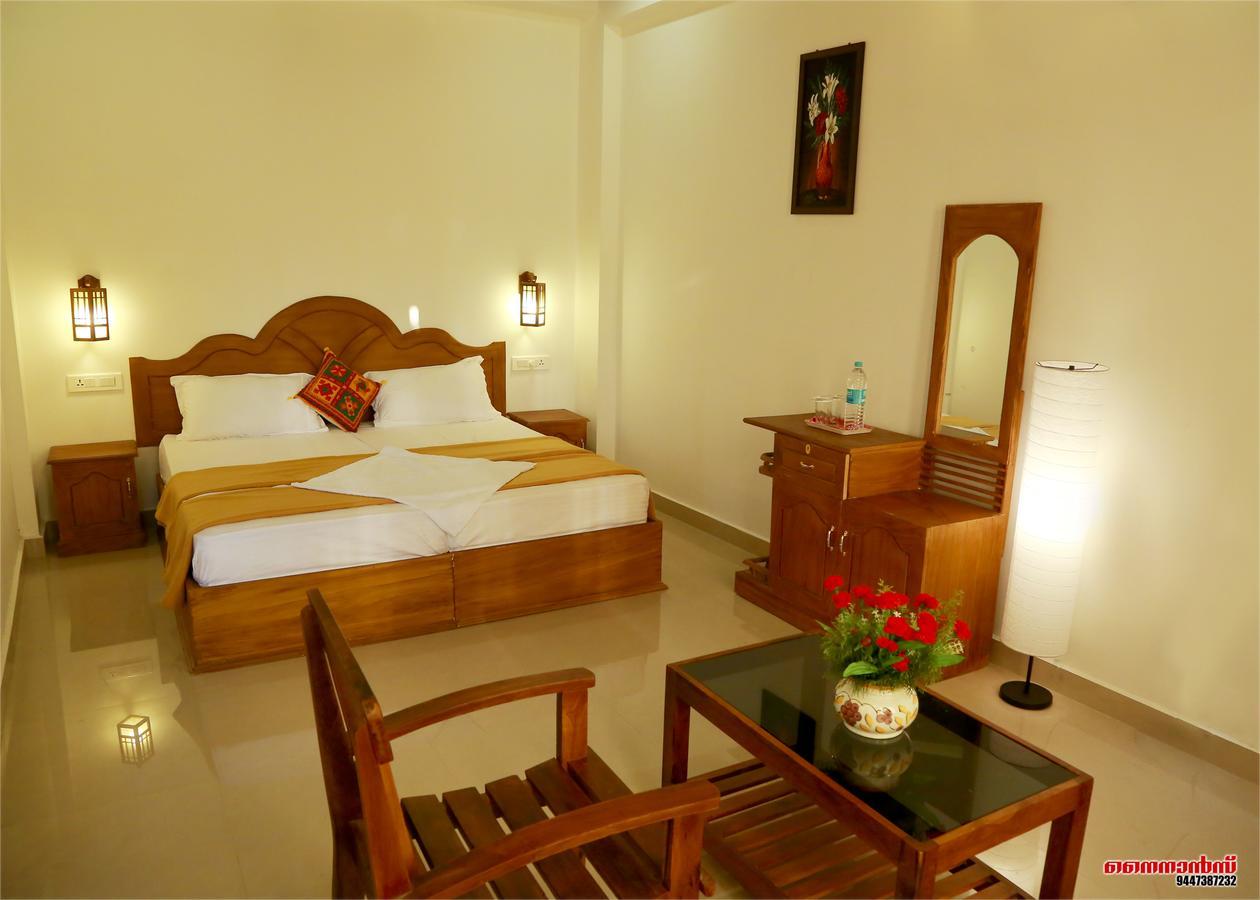 Holiday Villa Thekkady Exterior photo