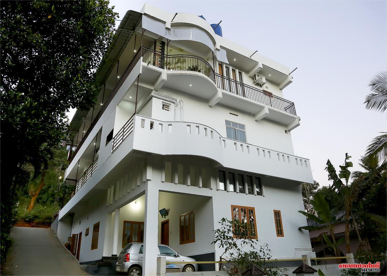 Holiday Villa Thekkady Exterior photo