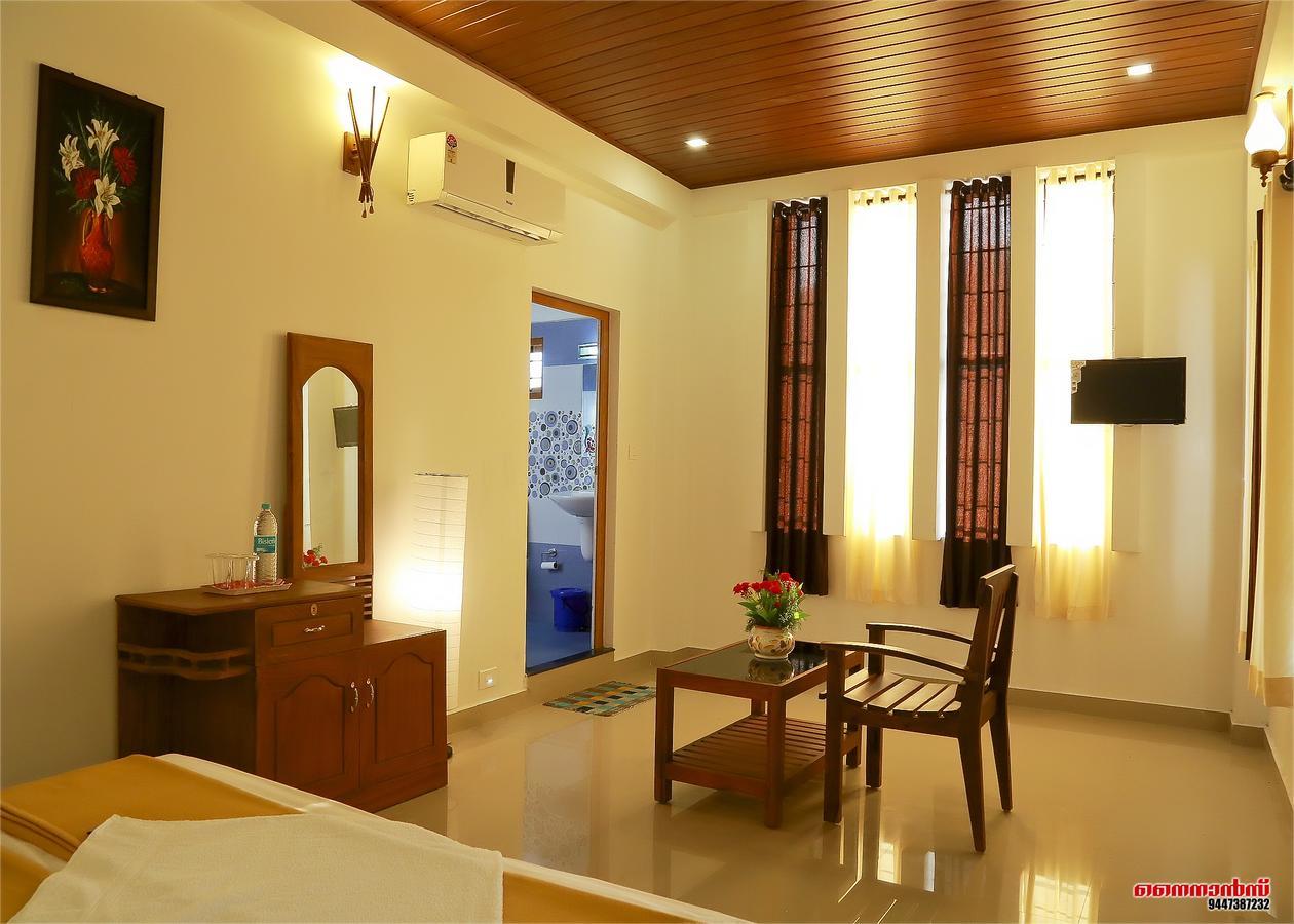 Holiday Villa Thekkady Exterior photo